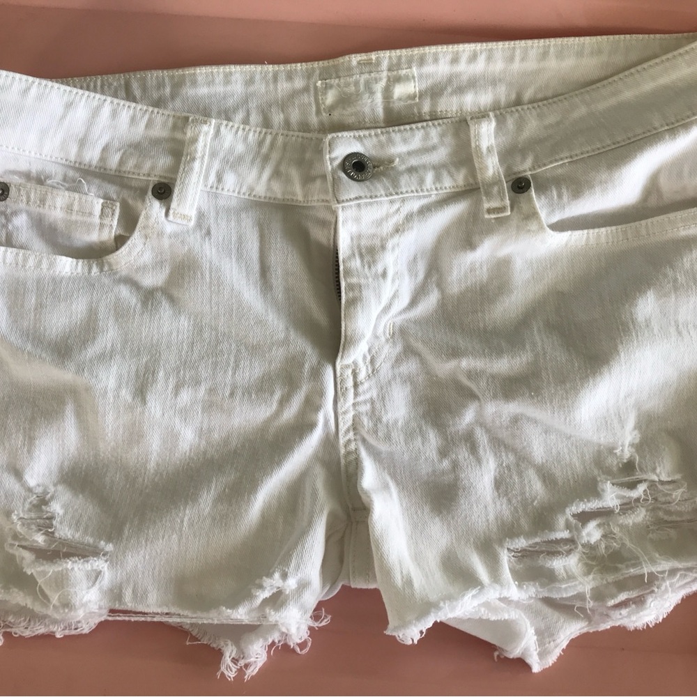 pristine shabby distressed smokin hot Guess 30